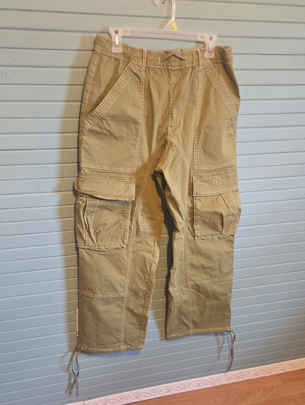 Women's Cargo Pants in Olive Green - Utility Style